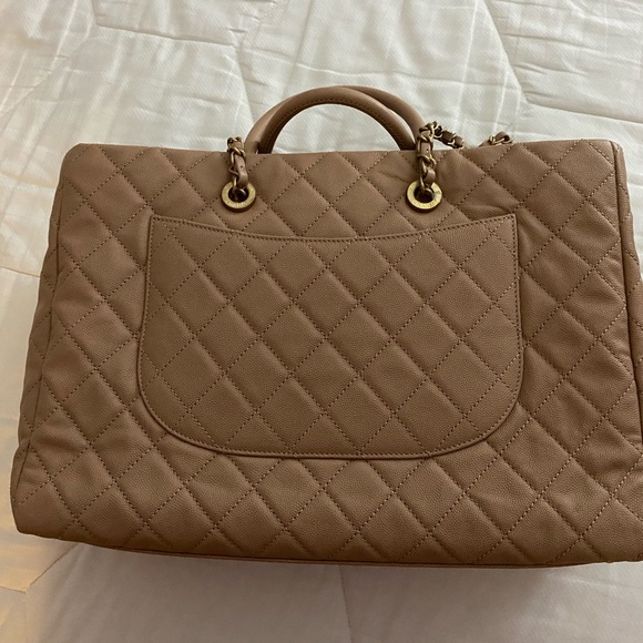 Chanel tote - Picture 4 of 10